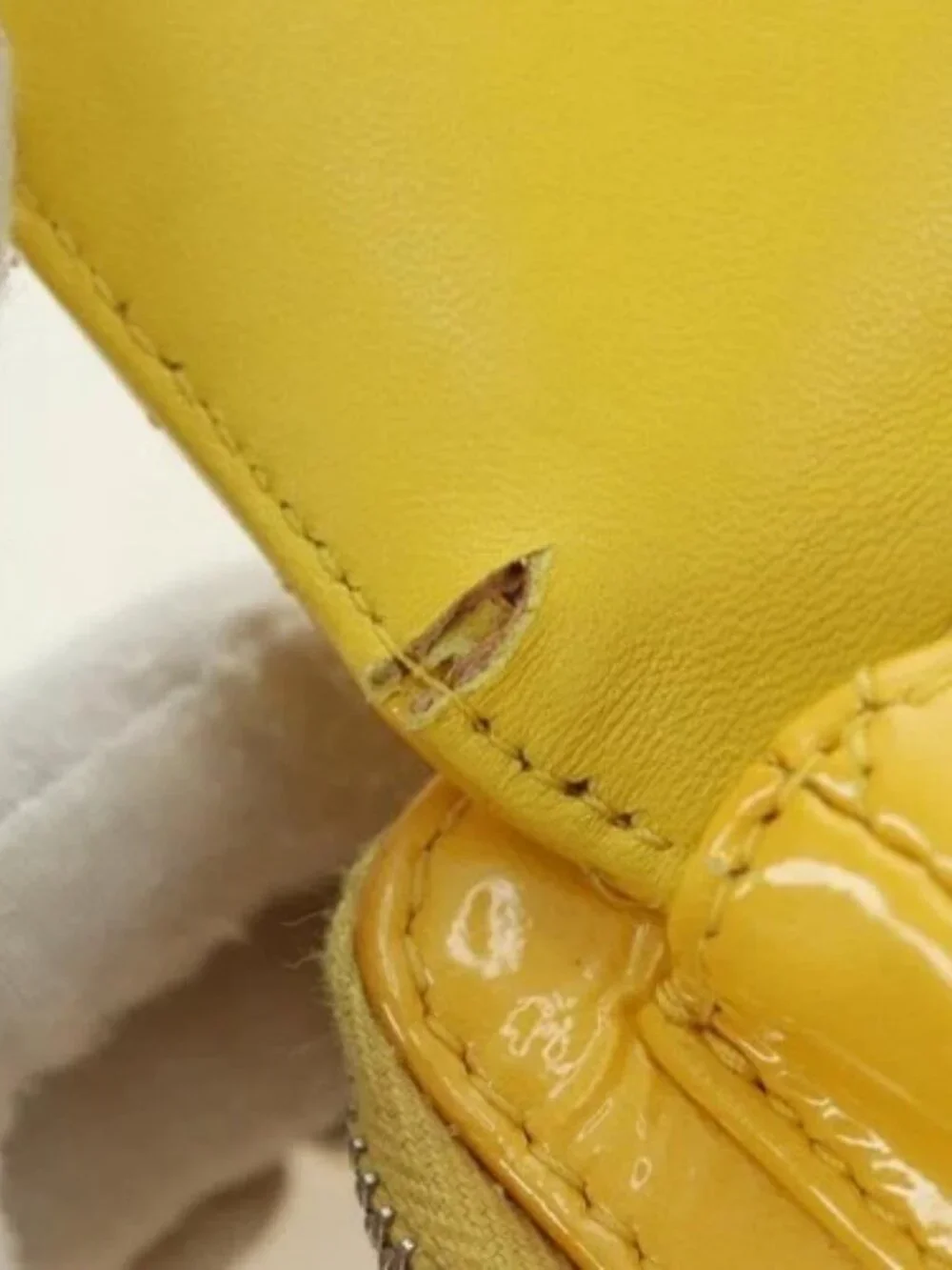 CHANEL brand	chanel color	yellow